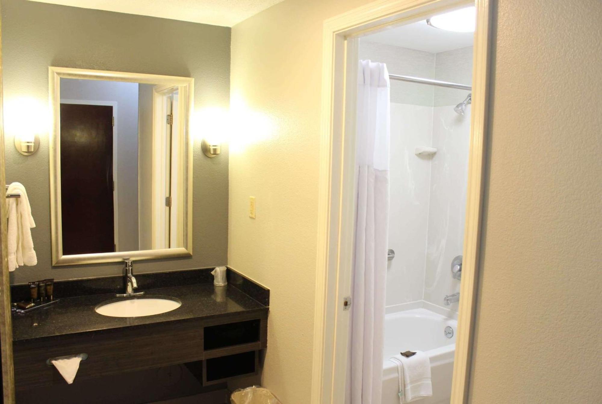 Wingate By Wyndham Savannah I-95 North Port Wentworth Exterior foto